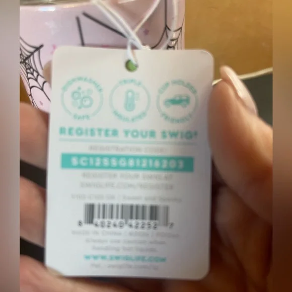 SWIG Cup - small glow in the dark - Picture 4 of 4